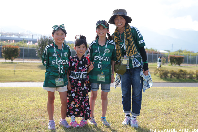 試合日和のお天気で松本のファン・サポーターもにっこり