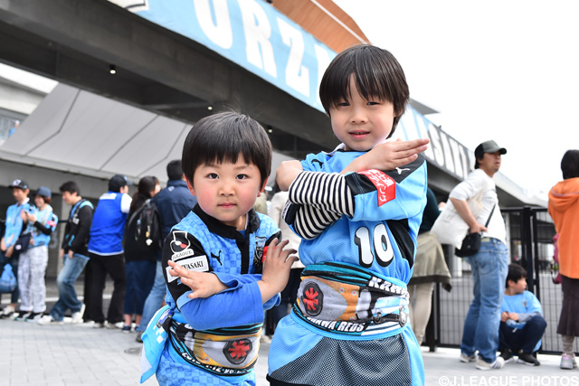 ちびっこサポーターも川崎Ｆを応援