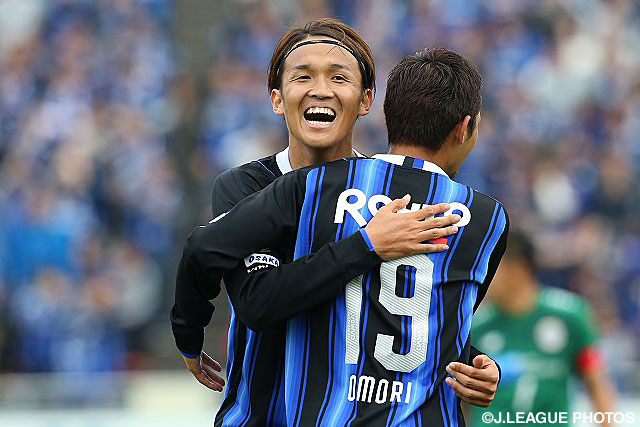 同級生大森　晃太郎（Ｇ大阪）のゴールをアシストした宇佐美　貴史（Ｇ大阪）【明治安田Ｊ１ 2nd 第17節 Ｇ大阪vs山形】（12/15）