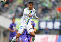 Ｊ１通算３００試合出場を達成した坪井　慶介（湘南）【明治安田Ｊ１ 2nd 第17節 広島vs湘南】（12/15）