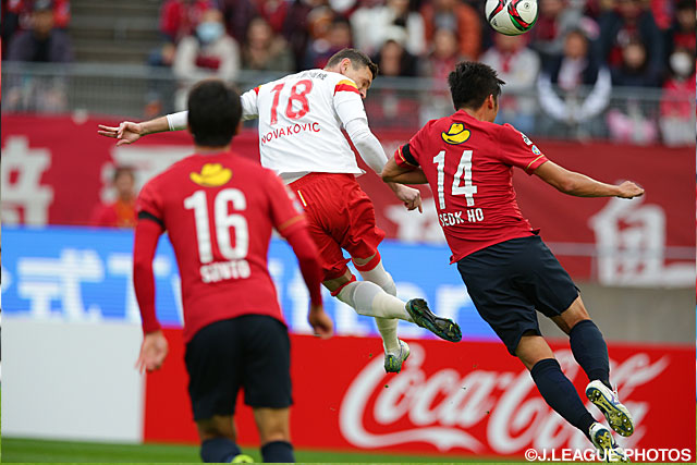 途中出場ながら2本のシュートを放ったノヴァコヴィッチ（名古屋）【明治安田Ｊ１ 2nd 第17節 鹿島vs名古屋】（4/5）