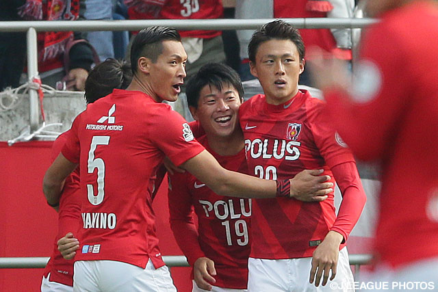 試合開始早々の2分に先制点を決めた武藤　雄樹（浦和）【明治安田Ｊ１ 2nd 第17節 浦和vs神戸】（1/5）