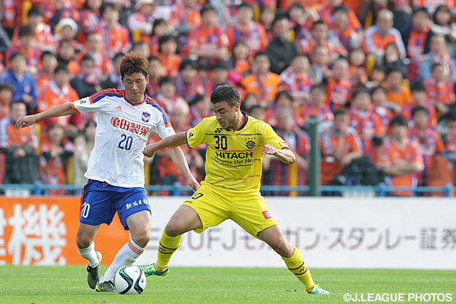 チーム最多3本のシュートを放ち、2試合ぶりのゴールを狙ったクリスティアーノ（柏）【明治安田Ｊ１ 2nd 第17節 柏vs新潟】（3/5）