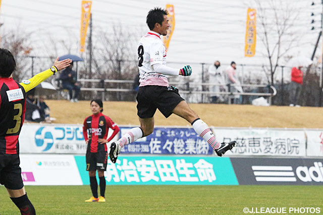 2得点の活躍で勝利に導いた松田　賢太（盛岡）【明治安田Ｊ３ 第39節 盛岡vs福島】（1/2）