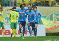 4戦負けなしの勢いそのままに9分に先制点を決めたエブソン（讃岐）【明治安田Ｊ２ 第42節 千葉vs讃岐】（1/3）