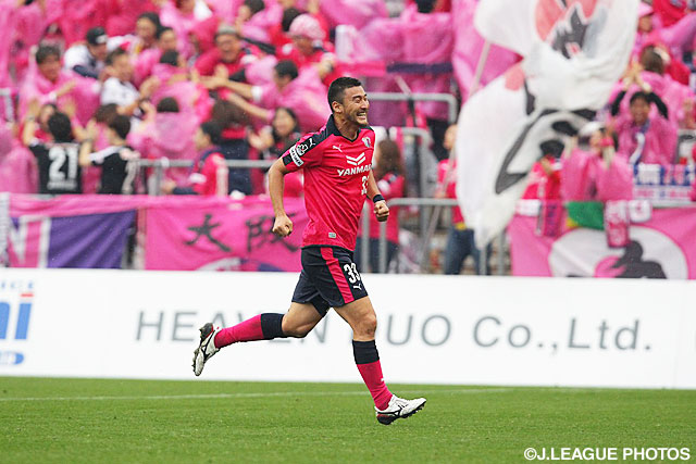 またも茂庭　照幸がCKから得点しリードを広げたＣ大阪【明治安田Ｊ２ 第42節 Ｃ大阪vs東京Ｖ】（2/3）