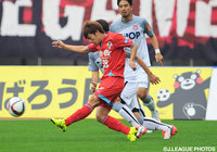 チーム最多3本のシュートを放った嶋田　慎太郎（熊本）【明治安田Ｊ２ 第42節 熊本vs岡山】（3/3）