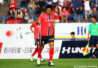 クロスに合わせて先制点を決めた太田　康介（金沢）【明治安田Ｊ２ 第42節 金沢vs大宮】（1/3）