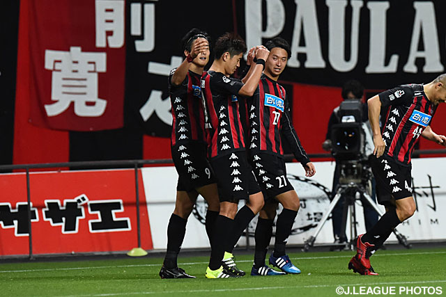 リードを広げるゴールを決めた宮澤　裕樹（札幌）【明治安田Ｊ２ 第42節 札幌vs栃木】（2/3）