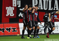 リードを広げるゴールを決めた宮澤　裕樹（札幌）【明治安田Ｊ２ 第42節 札幌vs栃木】（2/3）