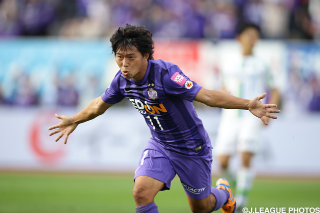 2nd 最終節の湘南戦でＪ１最多得点記録「157」を達成。同時にチームの2ndステージ制覇、年間1位を達成した。（2015年11月22日）【佐藤　寿人 158の軌跡】