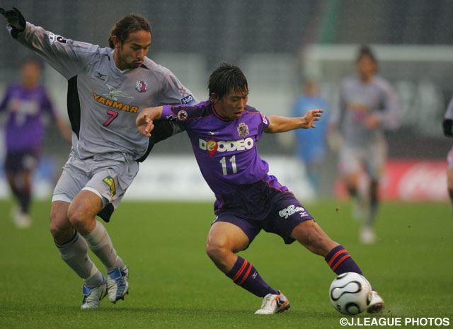 06年のＣ大阪戦でキックオフからわずか8秒でゴールを奪取。最速得点として話題を集めた（2006年4月22日）【佐藤　寿人 158の軌跡】