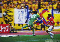 仙台に移籍した03年は9得点。プロのキャリアが軌道に乗った1年に（2003年9月27日）【佐藤　寿人 158の軌跡】