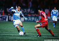 華麗なゲームメイクで持ち味を活かした藤田（第2戦）【王者の系譜 1997年 磐田】