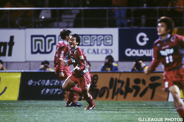 秋田が値千金の先制ゴールを挙げた（第2戦）【王者の系譜 1998年 鹿島】