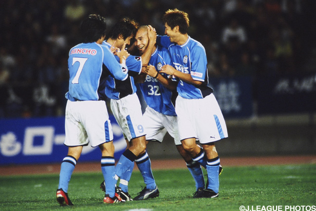 高原が先制ゴールを挙げ、先陣を切った磐田【王者の系譜 2002年 磐田】