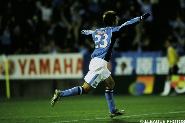 優勝を決定づける得点を挙げた福西【王者の系譜 2002年 磐田】