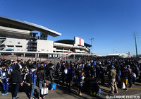 続々と集結し、長蛇の列を作るＧ大阪のファン・サポーター【明治安田ＣＳ 準決勝 浦和vsＧ大阪】（3/15）