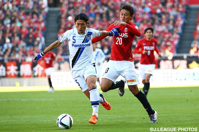丁々発止の攻防を繰り広げる丹羽　大輝（Ｇ大阪）と李　忠成（浦和）【明治安田ＣＳ 準決勝 浦和vsＧ大阪】（6/15）