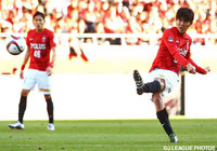 FKから直接シュートを狙った柏木　陽介（浦和）【明治安田ＣＳ 準決勝 浦和vsＧ大阪】（7/15）