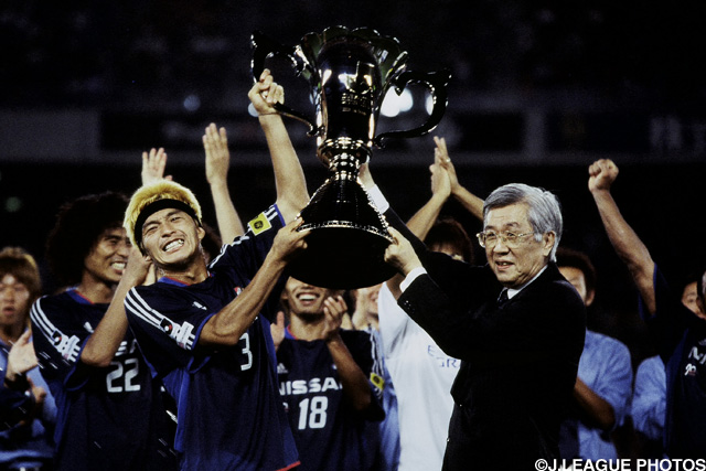 横浜FMが1stステージを制覇、新時代の幕開けとなった【王者の系譜 2003年 横浜FM】