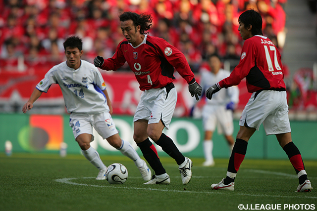 攻守に渡り存在感を示した闘莉王【王者の系譜 2006年 浦和】