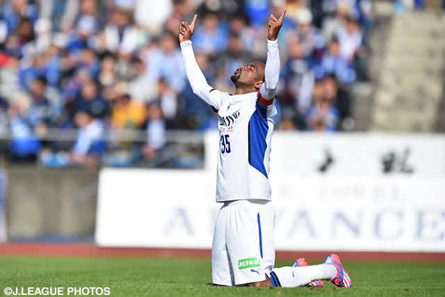 貴重な先制点を挙げ、天を仰ぐダニエル（大分）【Ｊ２・Ｊ３入れ替え戦 第1戦 町田vs大分】（9/15）