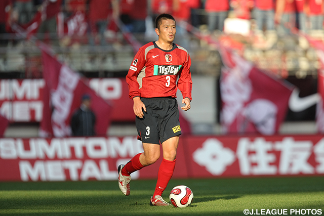 清水の攻撃を無失点で抑えた岩政。【王者の系譜 2007年 鹿島】