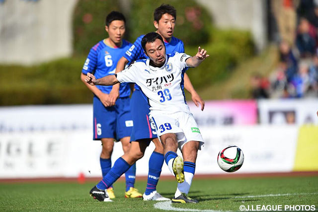 追加点を狙って果敢にシュートを放った荒田　智之（大分）【Ｊ２・Ｊ３入れ替え戦 第1戦 町田vs大分】（10/15）