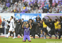 優勝決定の瞬間、佐藤には戦い抜いた安堵感が【王者の系譜 2012年 広島】