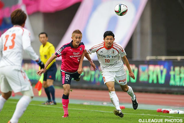 共に精力的な動きが光った関口　訓充（Ｃ大阪）と瀬沼　優司（愛媛）【Ｊ１昇格プレーオフ 準決勝 Ｃ大阪vs愛媛】（6/15）