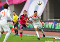 共に精力的な動きが光った関口　訓充（Ｃ大阪）と瀬沼　優司（愛媛）【Ｊ１昇格プレーオフ 準決勝 Ｃ大阪vs愛媛】（6/15）