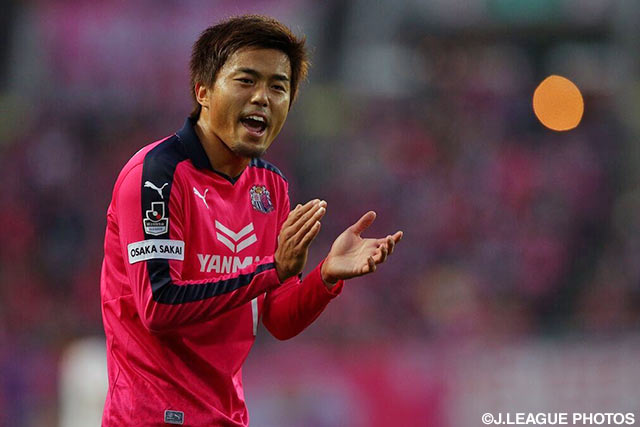 チームメイトを鼓舞する丸橋　祐介（Ｃ大阪）【Ｊ１昇格プレーオフ 準決勝 Ｃ大阪vs愛媛】（8/15）