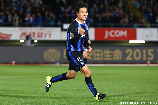 同点とされたわずか1分後、巧みなボレーで勝越し点を決めた今野　泰幸（Ｇ大阪）【明治安田ＣＳ 決勝 第1戦 Ｇ大阪vs広島】（15/21）