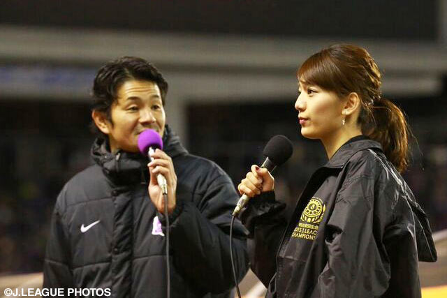 試合前にトークを行う佐藤美希さん【明治安田ＣＳ 決勝 第2戦 広島vsＧ大阪】（2/3）