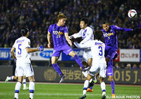 浅野　拓磨（#29）がヘディングシュートを決めて同点に追い付いた広島【明治安田ＣＳ 決勝 第2戦 広島vsＧ大阪】（20/26）