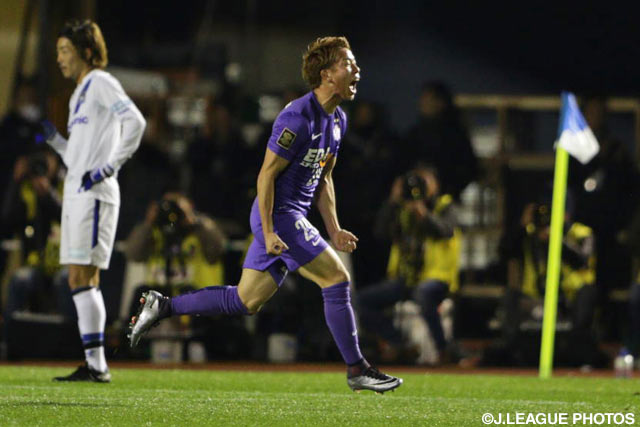 交代出場で同点ゴールを決め、起用に応えた浅野　拓磨（広島）【明治安田ＣＳ 決勝 第2戦 広島vsＧ大阪】（21/26）