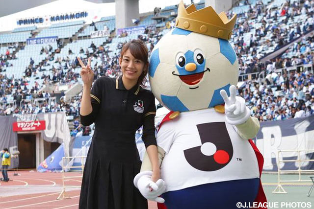 佐藤美希さんとＪリーグキングが仲良く来場【Ｊ１昇格プレーオフ 決勝 福岡vsＣ大阪】（1/25）