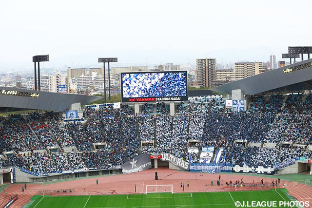 ゴール裏を埋め尽くした福岡のファン・サポーター【Ｊ１昇格プレーオフ 決勝 福岡vsＣ大阪】（4/25）