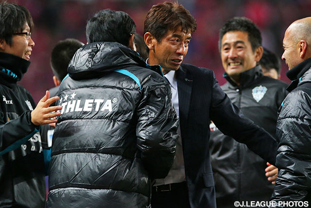 監督就任初年度でＪ１昇格を果たした井原　正巳監督（福岡）【Ｊ１昇格プレーオフ 決勝 福岡vsＣ大阪】（22/25）