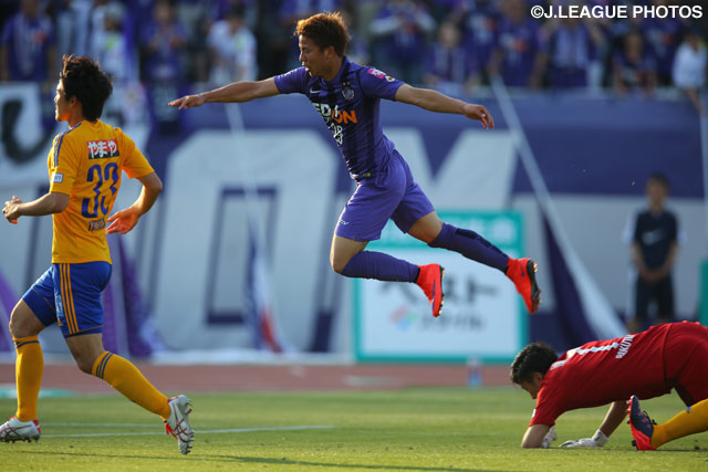 スピードを存分に発揮した追加点でチームの4連勝に貢献（1st 第9節 vs仙台）【ベストヤングプレーヤー賞 浅野 拓磨】