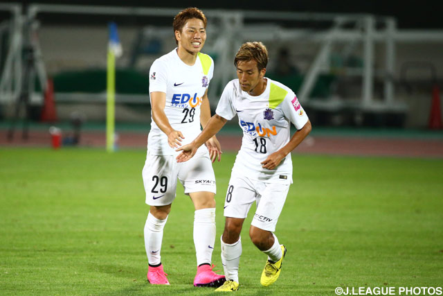 自陣からドリブルで独走して挙げたゴールは9月の月間ベストゴールに選出された（2nd 第10節 vs山形）【ベストヤングプレーヤー賞 浅野 拓磨】