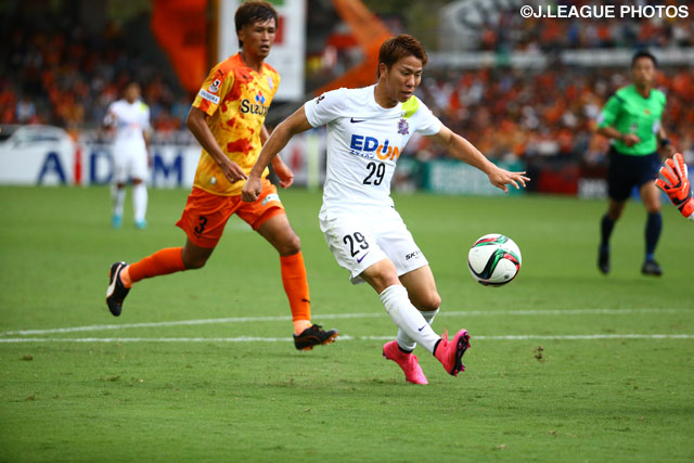 持ち前のスピードを活かし圧巻の2ゴールを挙げた（2nd 第12節 vs清水）【ベストヤングプレーヤー賞 浅野 拓磨】