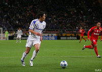 サイド攻撃を仕掛ける加地（準々決勝 アデレード戦）【クラブＷ杯 2008年大会 Ｇ大阪】