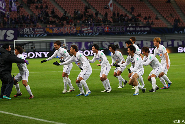 ゴールパフォーマンスを披露する広島の選手たち（5位決定戦 蔚山戦）【クラブＷ杯 2012年大会 広島】
