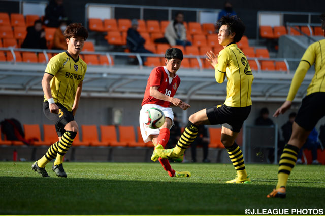 前半アディショナルタイムに田中 彰馬（名古屋Ｕ１８#18）が先制ゴールをマーク【Ｊリーグインターナショナルユースカップ 全南vs名古屋Ｕ１８】