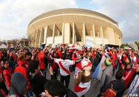 入場前からチャントを歌って盛り上がるリバープレートのファン・サポーター【クラブＷ杯 準決勝 広島vsリバープレート】（2/15）