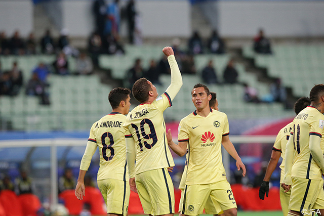 ゴールを決め天に拳を突き上げるマルティン　スニガ【クラブＷ杯 5位決定戦 クラブアメリカvsマゼンべ】