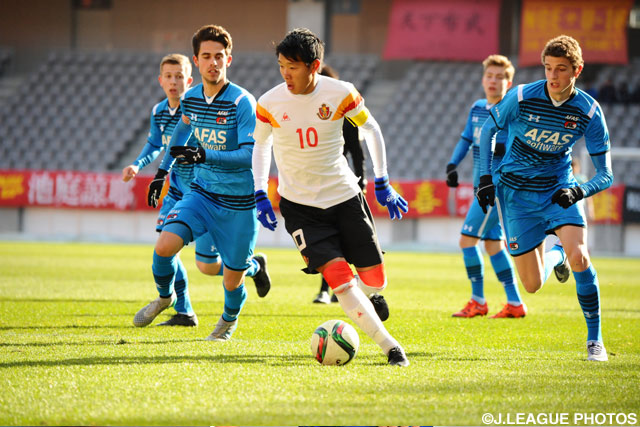 序盤に貴重な先制点を挙げた森 晃太【Ｊリーグインターナショナルユースカップ ＡＺvs名古屋Ｕ１８】