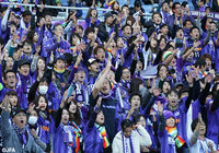 熱い大声援で選手を後押しする広島のファン・サポーター【クラブＷ杯 3位決定戦 広島vs広州恒大】（4/21）